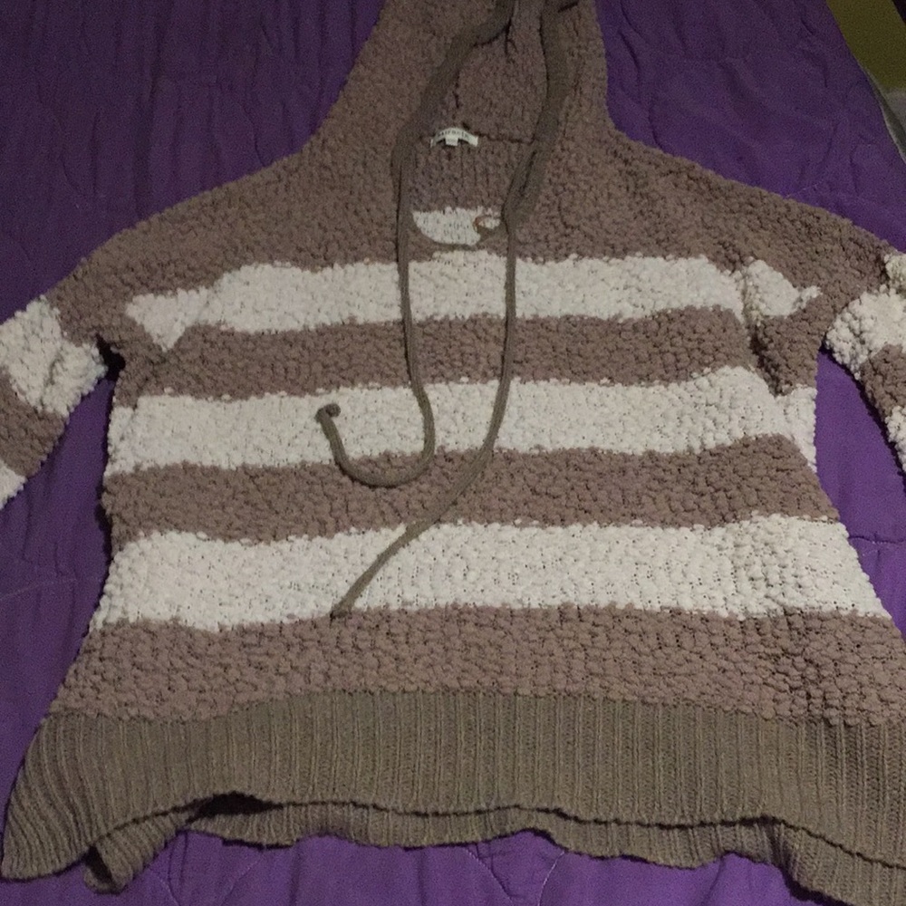 Popcorn syle long sleeve sweater